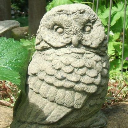 Vogel Käuzchen Hedwig sitzend