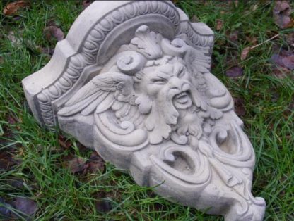 Wandkonsole Gothik mit Fabelwesen2