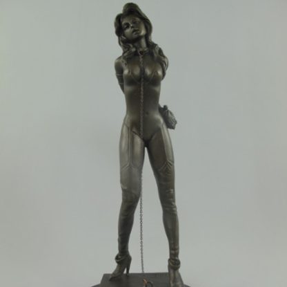 Bronze Figur Lady angekettet 2