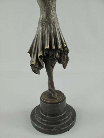 Bronze Figur Tänzerin mit hochgereckten Armen3 416x553 - Bronze Figur "Tänzerin mit hochgereckten Armen" 44cm