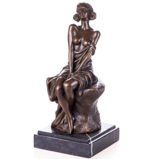 Bronzefigur Lady - auf Fels sitzend 24cm
