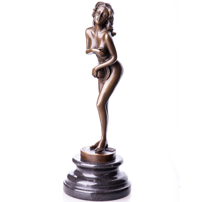 Bronzefigur Lady - hält sich bedeckt 28cm Bronzefigur Lady - hält sich bedeckt 28cm