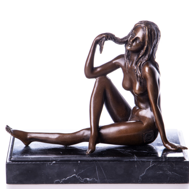 Bronzefigur Lady - spielt im Haar 19cm Bronze Figur "Lady - spielt im Haar" 19cm