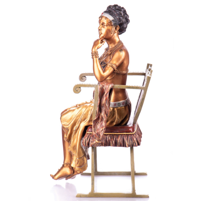 Farbige Art Deco Bronzefigur Tänzerin auf Sessel 47cm2 Farbige Art Deco Bronzefigur Tänzerin auf Sessel 47cm2