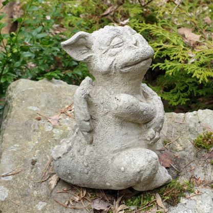 Drache "Rowly" hält sich den Bauch – Bild 4