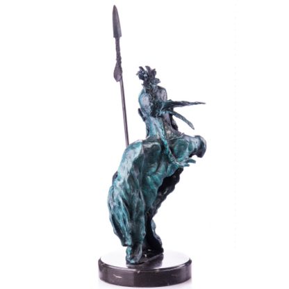 Moderne Bronzefigur Indianer mit Speer mit grüner Patina 61cm – Bild 3