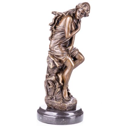 Bronze Figur Frau auf Fels 31x15x13cm
