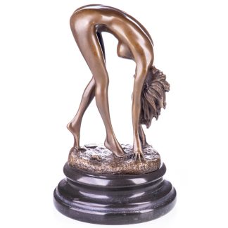Bronze Figur Weiblicher Akt gebückt 20x13x13cm
