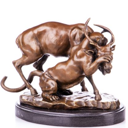 Bronze Figur Löwe erlegt einen Hirsch 25x31x20cm2