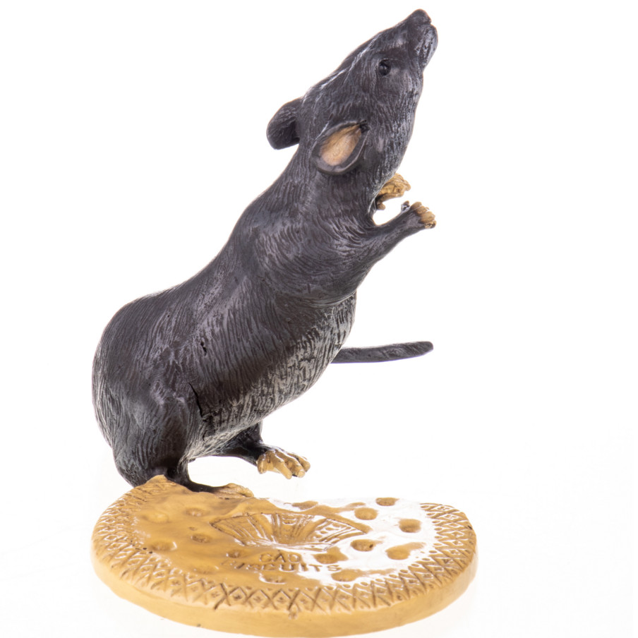 Farbige Bronzefigur Maus mit Keks Wiener Art 13x19x9cm2 Farbige Bronzefigur Maus mit Keks Wiener Art 13x19x9cm2