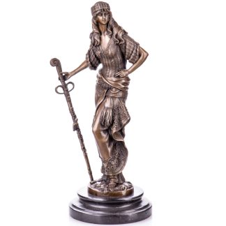 Belle Epoque Bronzefigur einer Berberin mit Gewehr Kabyle Woman of Algeria nach Guillemin 40x20x15cm