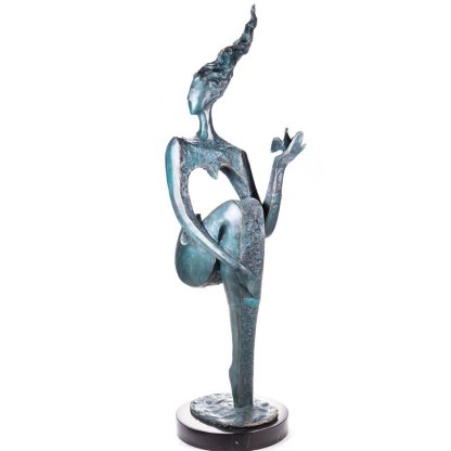 Moderne Bronzefigur Frau mit Vogel Grün Patiniert 168x60x45cm