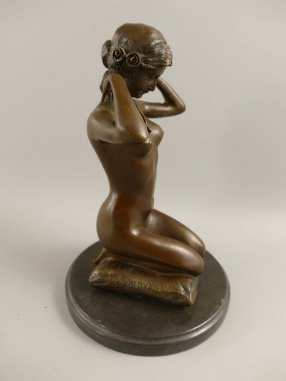 Erotische Bronze Figur "Frau auf Kissen" 27x19x19cm – Bild 3