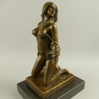 Erotische Bronze Figur Weiblicher Akt gefesselt 25x13x17cm
