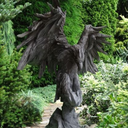 Wesen der Lüfte Adler dunkler Steinguss 152x122x74cm