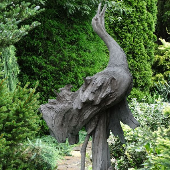 Wesen der Lüfte Kranich dunkler Steinguss 152x45x84cm Wesen der Lüfte Kranich dunkler Steinguss 152x45x84cm