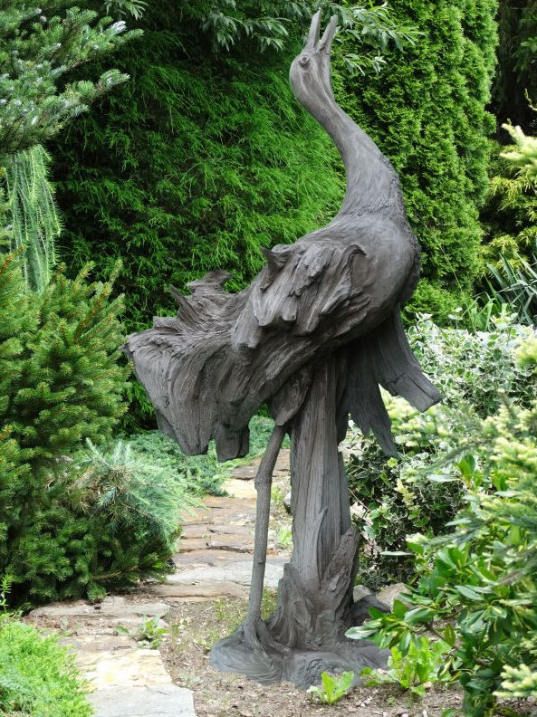 Wesen der Lüfte Kranich dunkler Steinguss 152x45x84cm2 Wesen der Lüfte Kranich dunkler Steinguss 152x45x84cm2