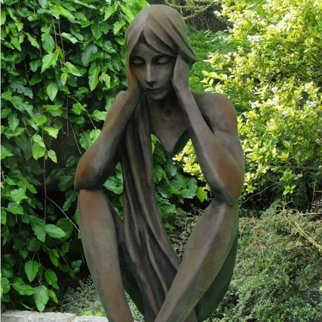 Tristan Stille, Steinguss, Rosteffekt 86x47x59cm Tristan Stille, Steinguss, Rosteffekt 86x47x59cm